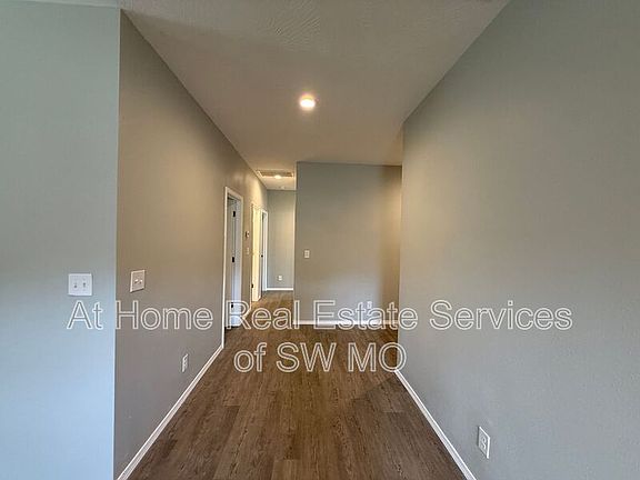 5th image of 1080 S Mission Ave
