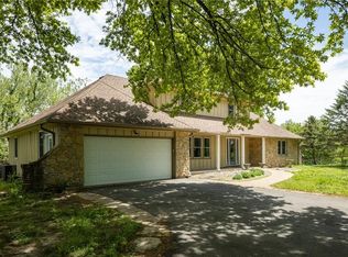 1712 S La Frenz Rd, Liberty, MO 64068