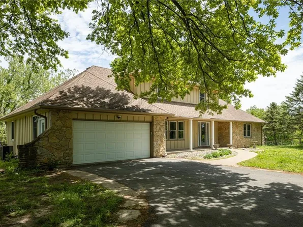 1712 S La Frenz Rd, Liberty, MO 64068