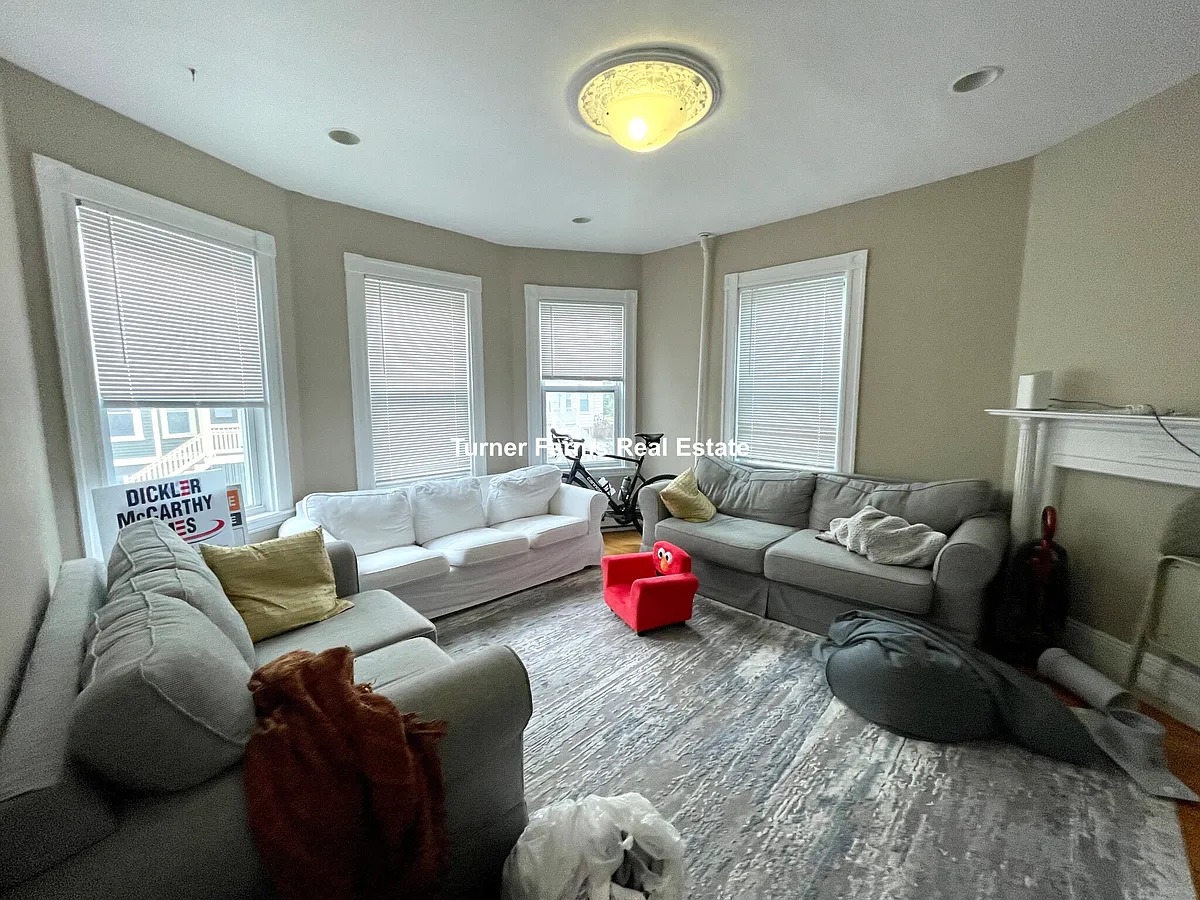 Building Photo - 47 Hillside St #2A