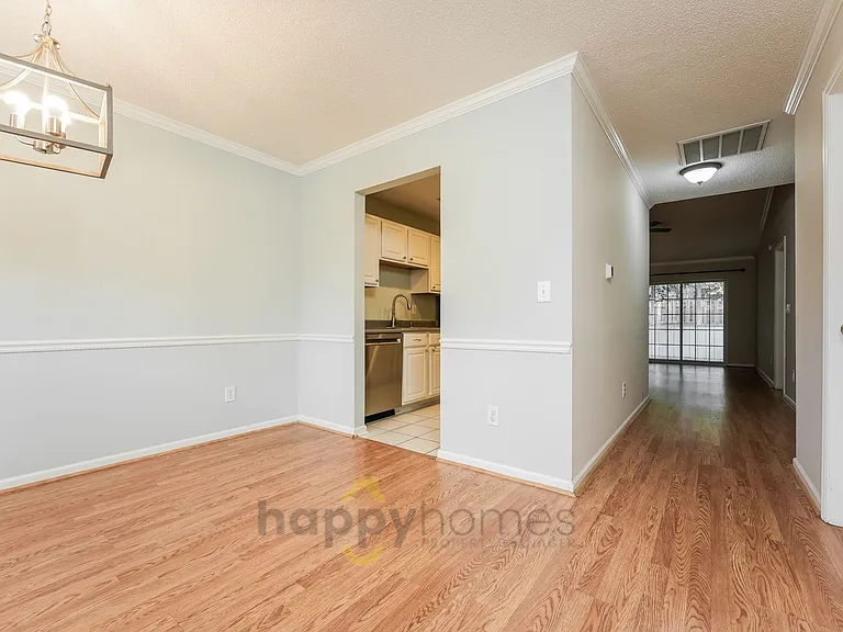 1627 Dexter Ln — Photo 6