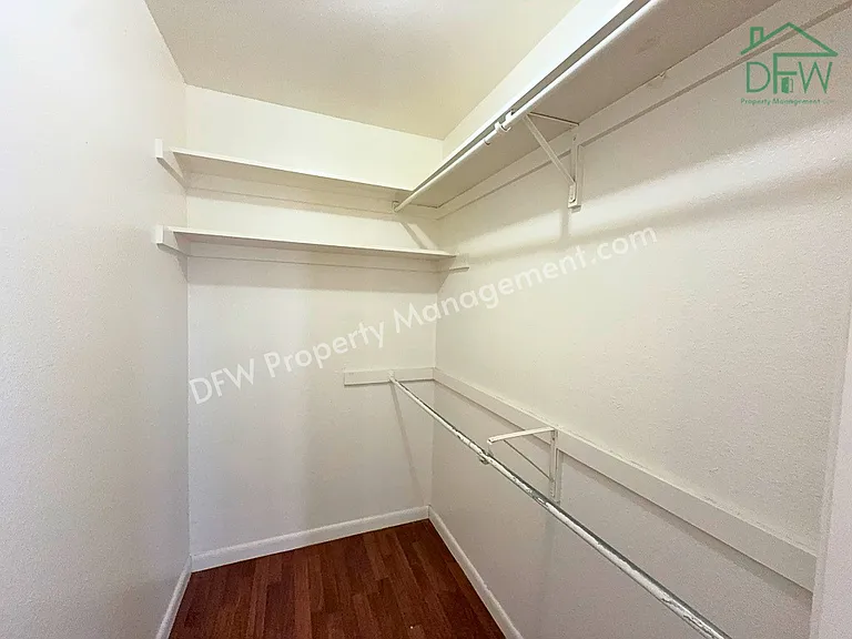 807 W Walnut St #C2 — Photo 11