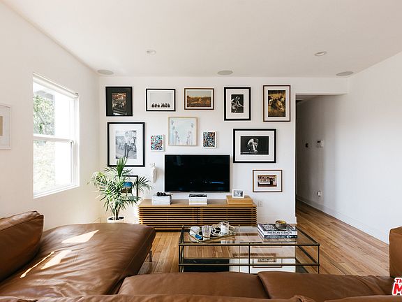 2nd image of 2815 Bellevue Ave