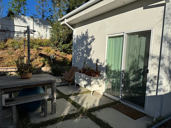 3rd image of 24333 Martha St