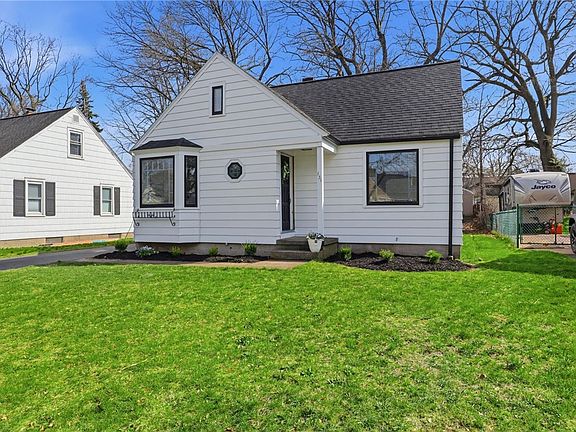 3rd image of 131 Langford Rd