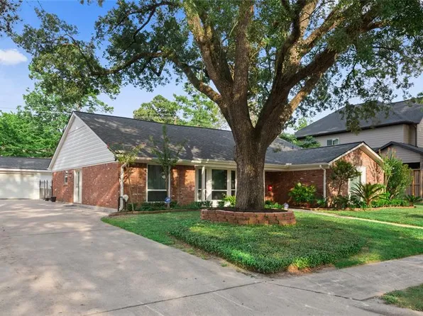 218 Faust Ln, Houston, TX 77024