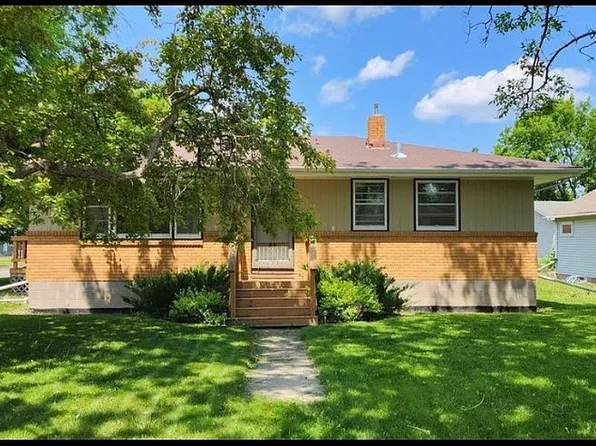 910 13th St, International Falls, MN 56649
