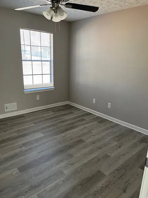 3 bed, 1272 sqft, $1,500 — Photo 4