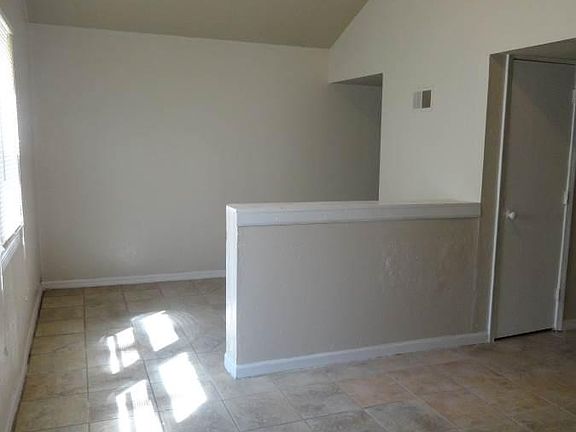 4th image of 3857 E 60th St