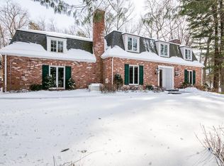 63 Deerfield Ave, Longmeadow, MA 01106