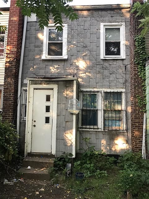 2nd image of 10518 Crossbay Blvd