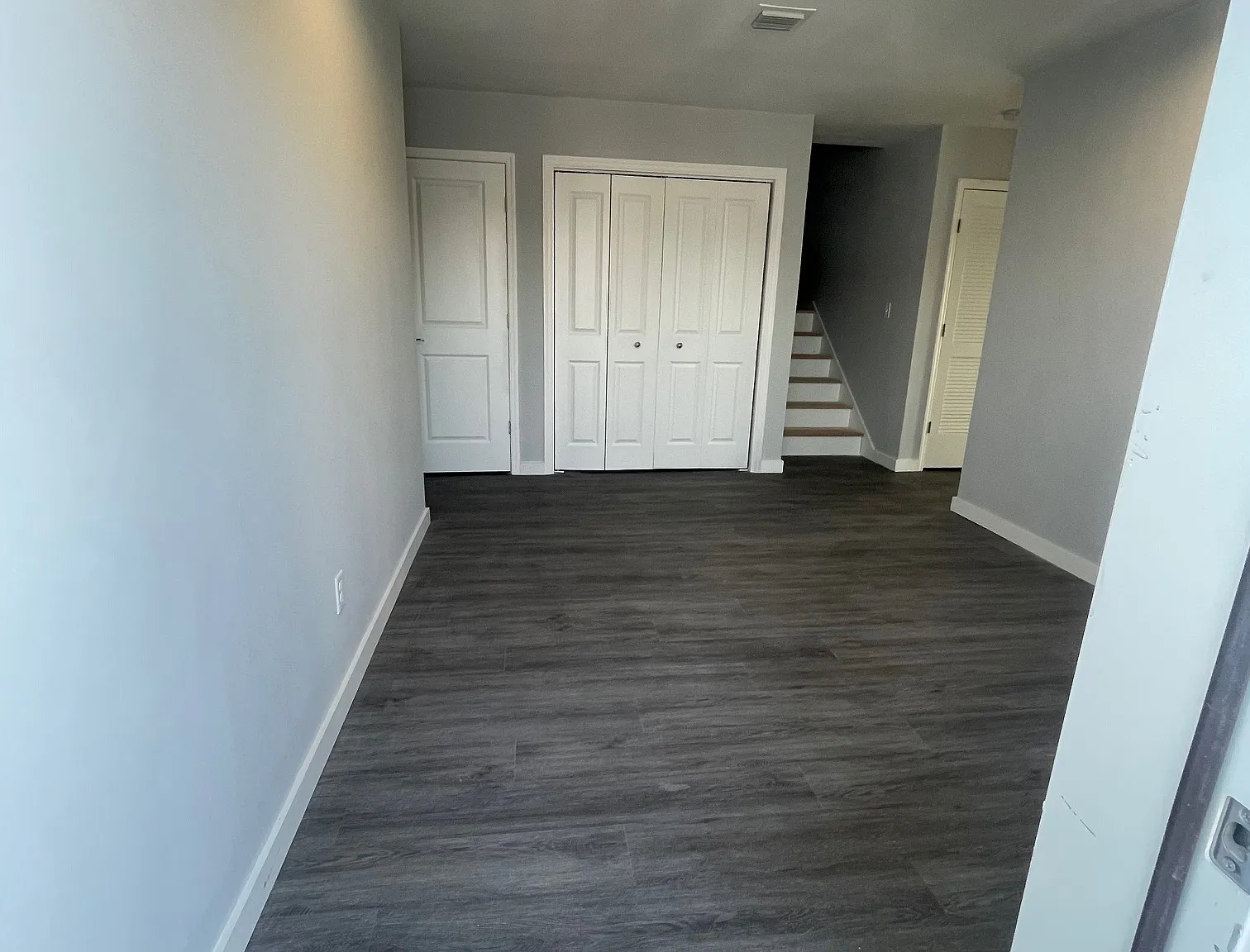 6 bed, 6.5 bath, 3840 sqft, $2,000 — Photo 4
