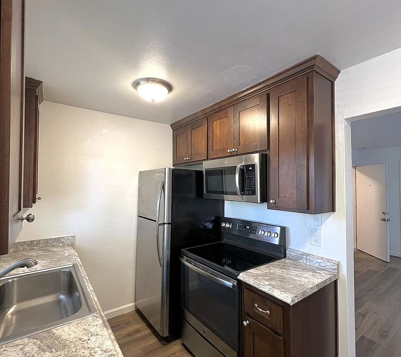 1st image of 1408 G St APT 5