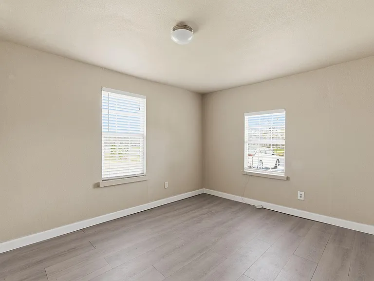 2411 Leffingwell St — Photo 23