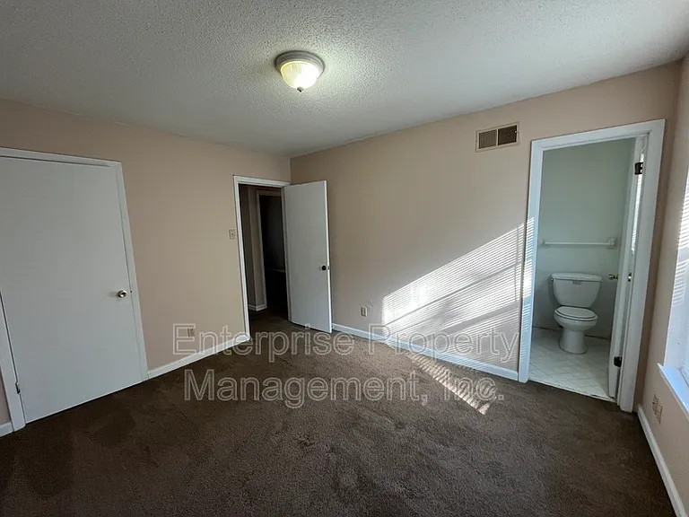 5312 Plover Dr — Photo 8