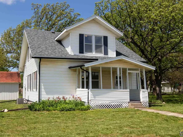 402 4th St, Americus, KS 66835