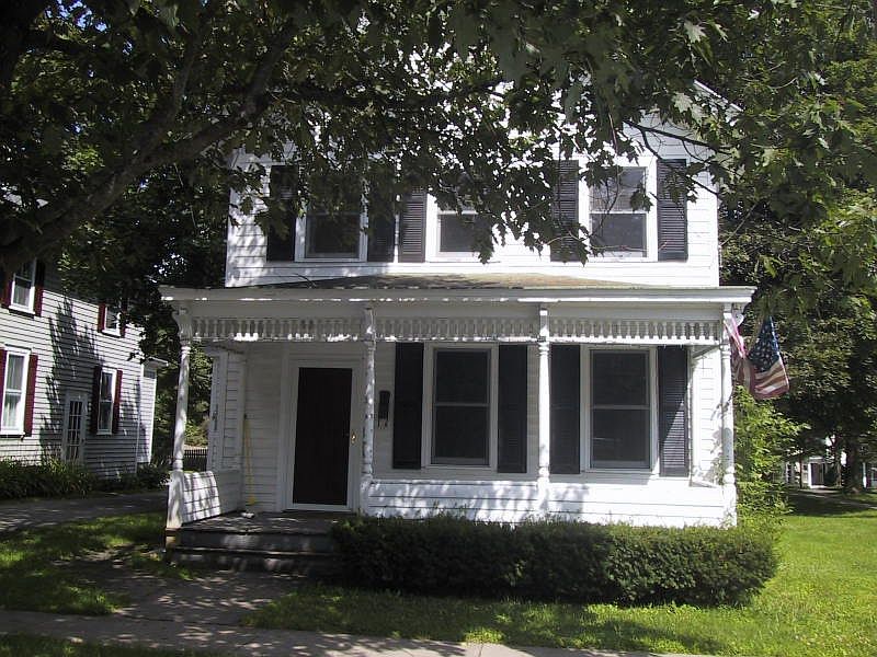 1st image of 27 Eagle St