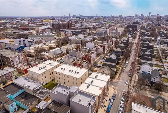 2 bed, 702 sqft, $1,700 — Photo 4