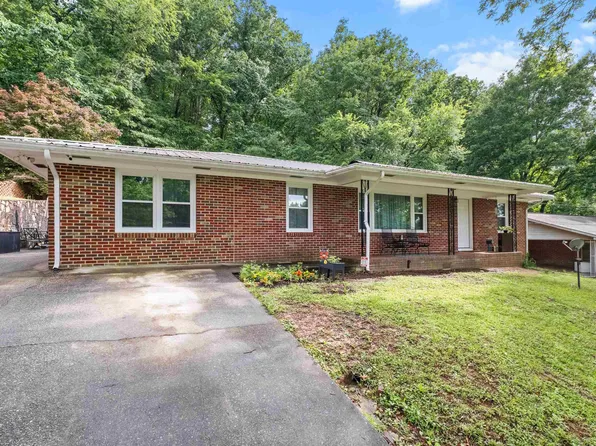 2012 Lynn Rd, Anniston, AL 36207
