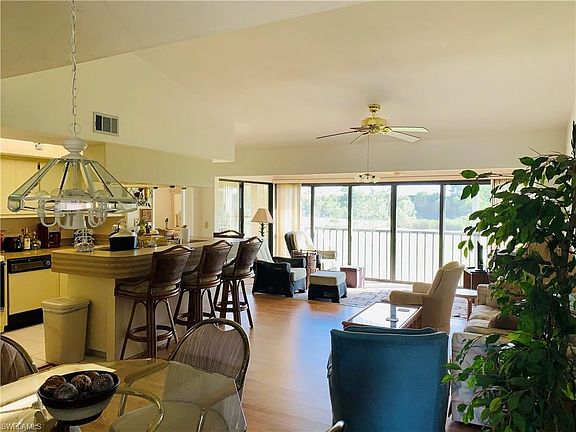 4th image of 5730 Trailwinds Dr APT 425