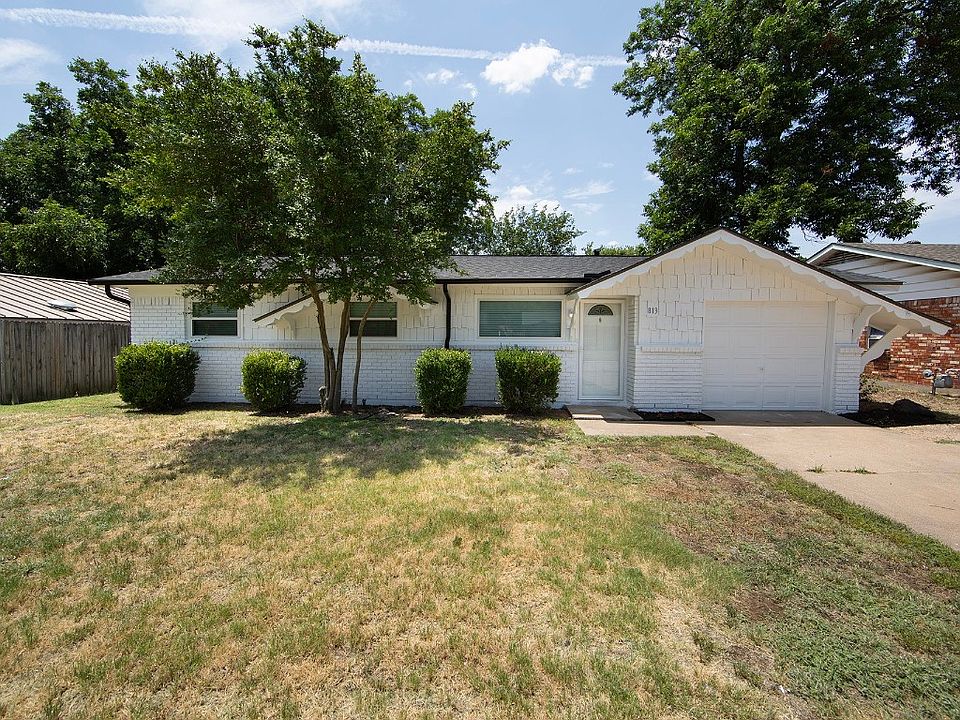 1st image of 813 Dee Ln