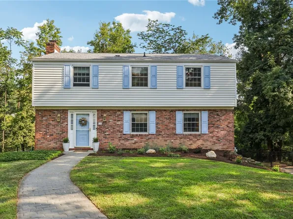 116 Douglas Dr, Pittsburgh, PA 15215