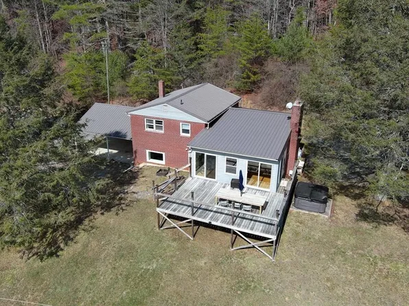 70 Maple Ridge Ln, Fries, VA 24330