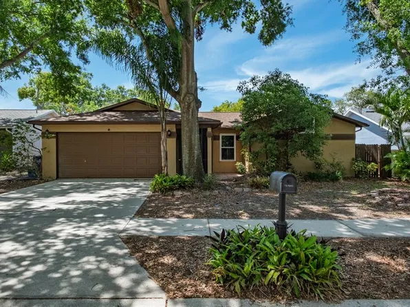 740 Crystal Dr, Palm Harbor, FL 34683