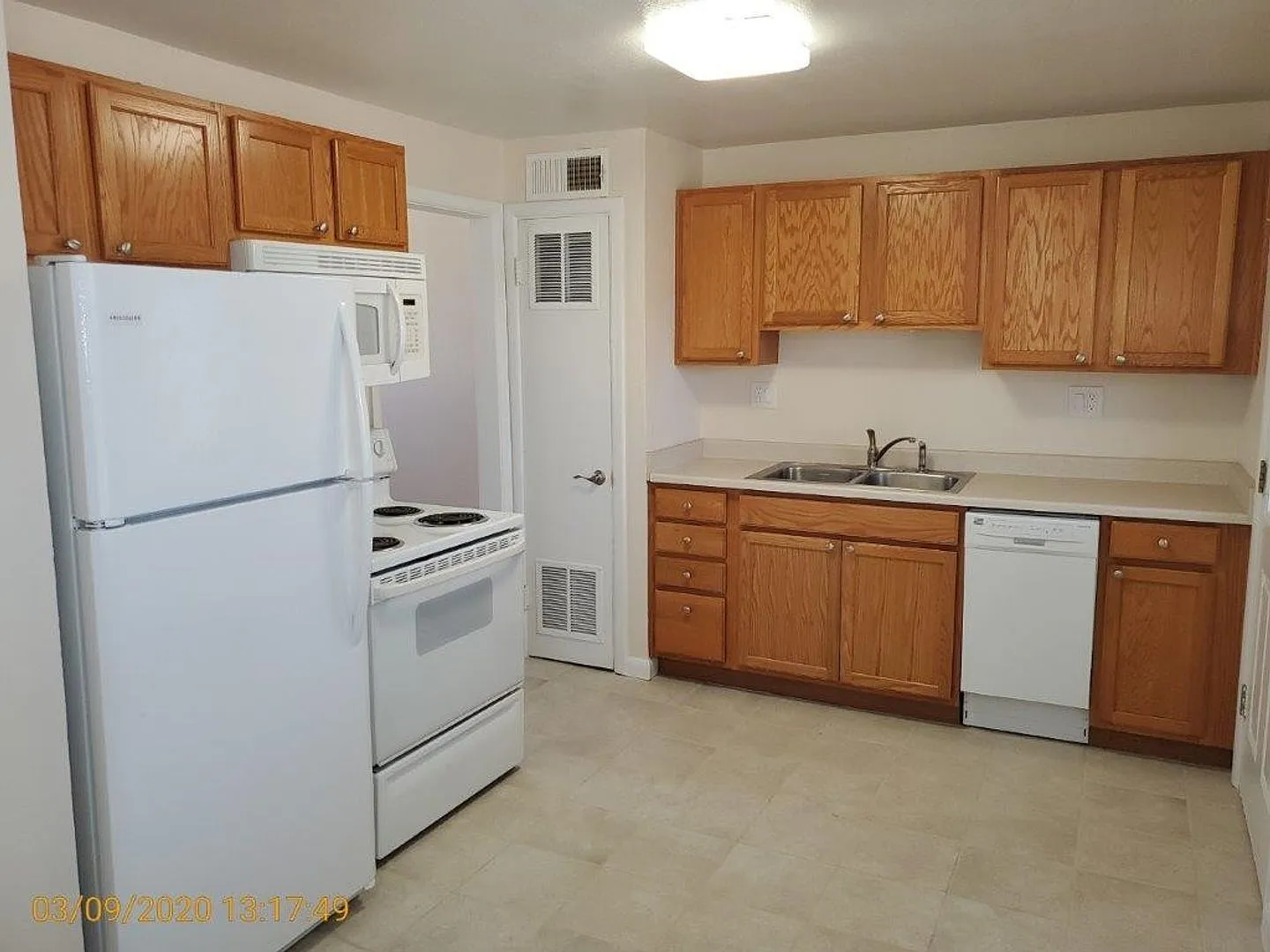 1325-31 E. Buena Ventura Street — Photo 3