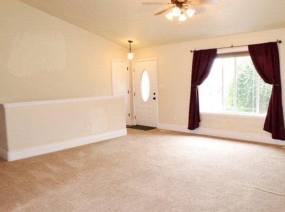 2nd image of 3555 Sycamore Cir