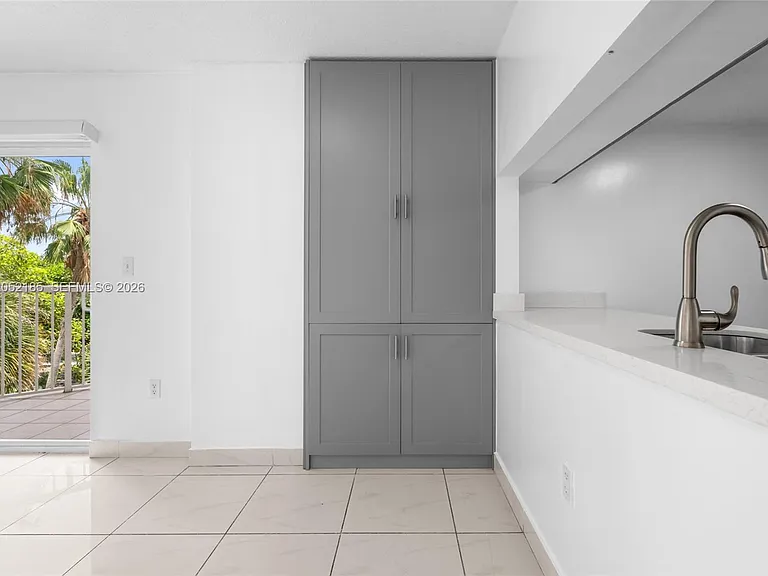 280 SW 20th Rd #504 — Photo 8