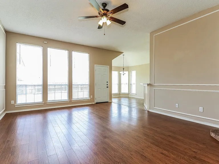 7728 Blossom Dr — Photo 4