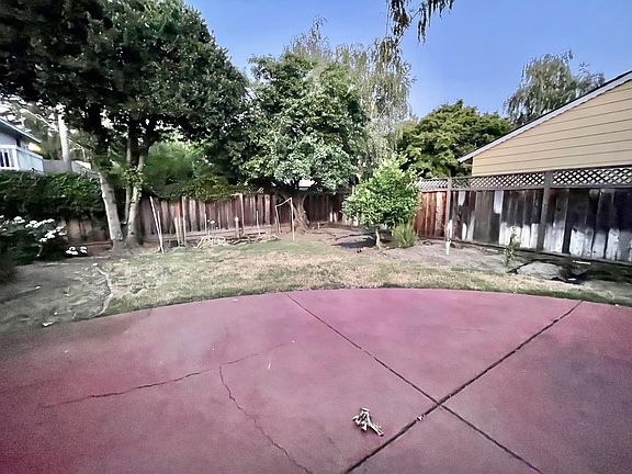 5th image of 1604 Collingwood Ave