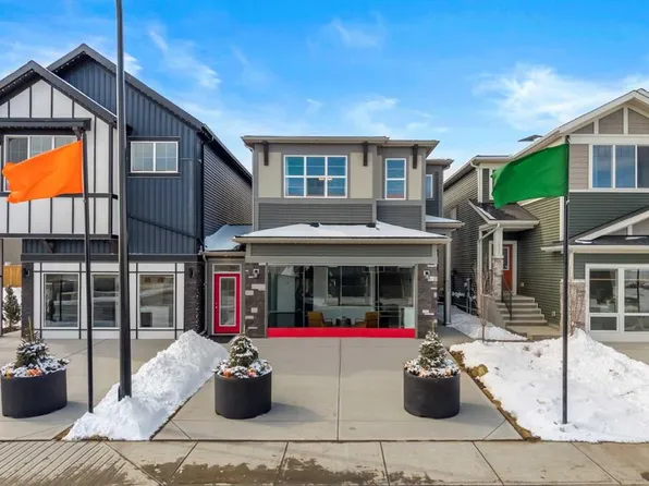 207 E Huxland Path NE, Calgary, AB T2A 5Z9