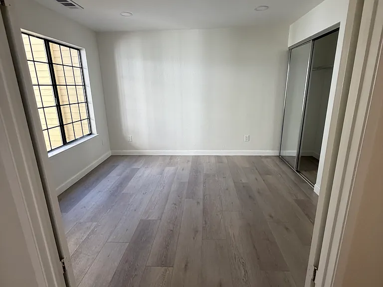 1105 Devonwood — Photo 8