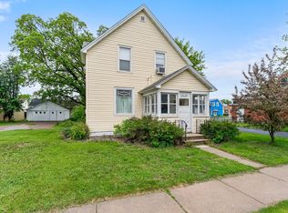 208 2nd St SW, Braham, MN 55006