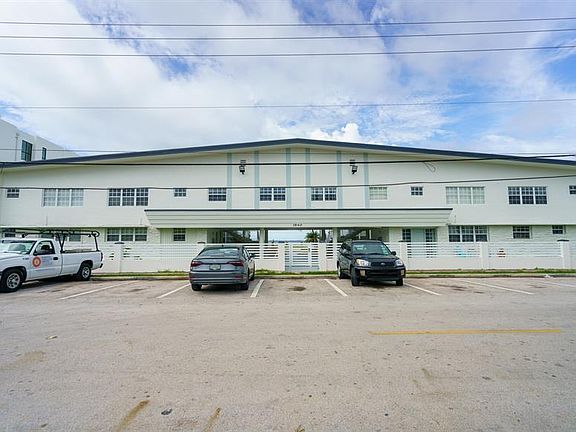 3rd image of 1940 Bay Dr Unit 18-1940BAY