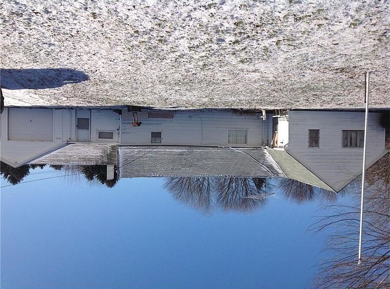 2nd image of 1056 Hilltop Rd