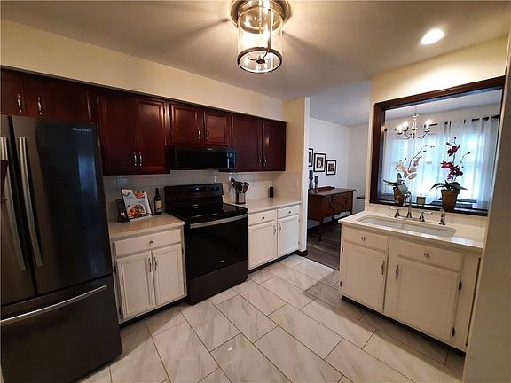 4th image of 5000 N Oakridge Cir #101