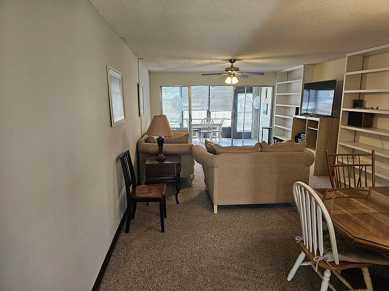 1500 NE 13th Ter #G6 — Photo 6
