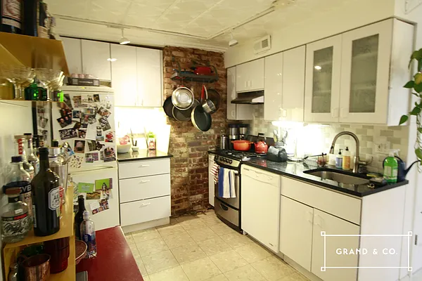 Rented by Grand & Co. | media 18