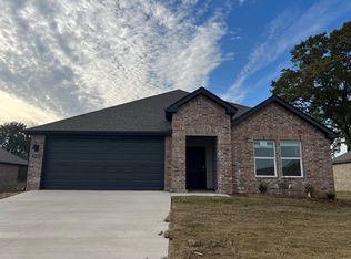 1513 Ridgefield Cir, Searcy, AR 72143