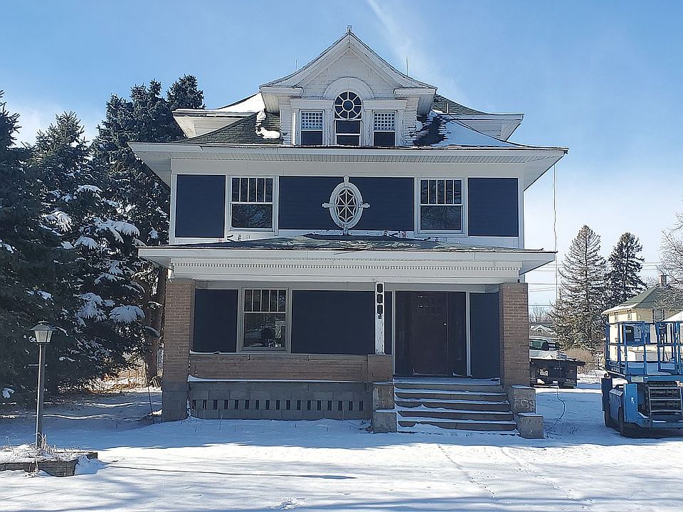 2nd image of 140 S Main St