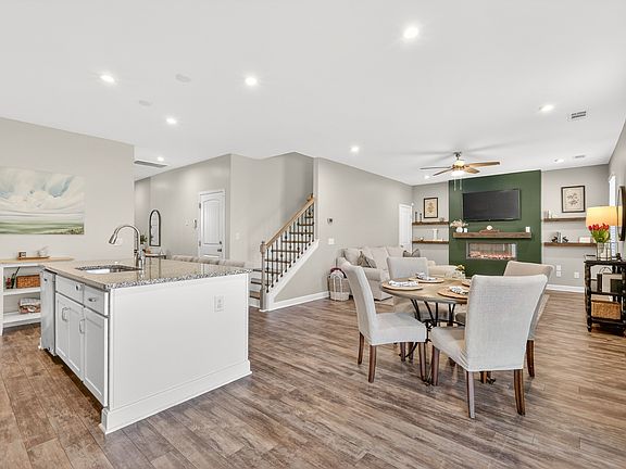 3rd image of 7121 Ivory Way