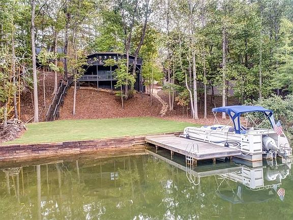 Image 2: Ideal Lake Home w/New Bulkhead