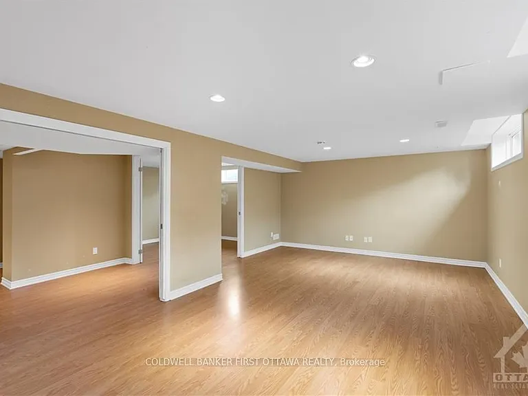 12 Oakwood Ave — Photo 19