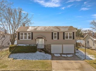 7545 W Hickory Creek Dr, Frankfort, IL 60423