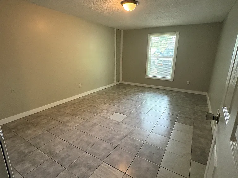 3902 Wesley Dr — Photo 6