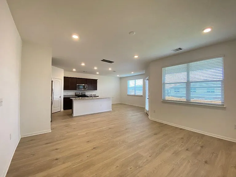100 Calla Ln — Photo 5