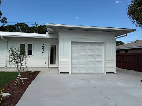 2421 India Palm Dr Photo 1